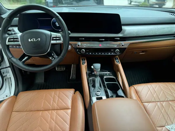 Kia Telluride dashboard and console after interior detailing